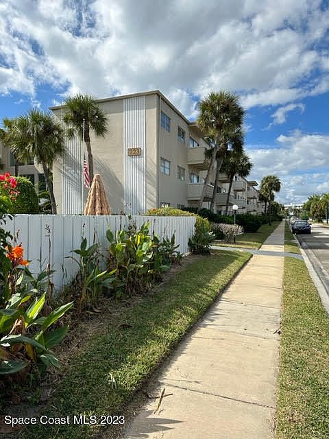 1st image of 223 Columbia Dr APT 310
