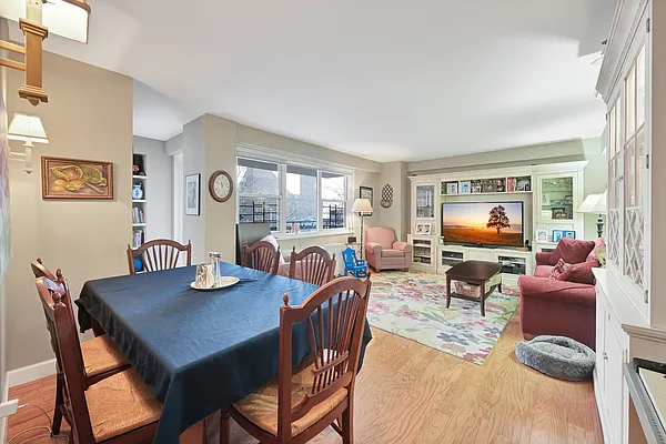 Sold by David Francis New York LLC | media 3