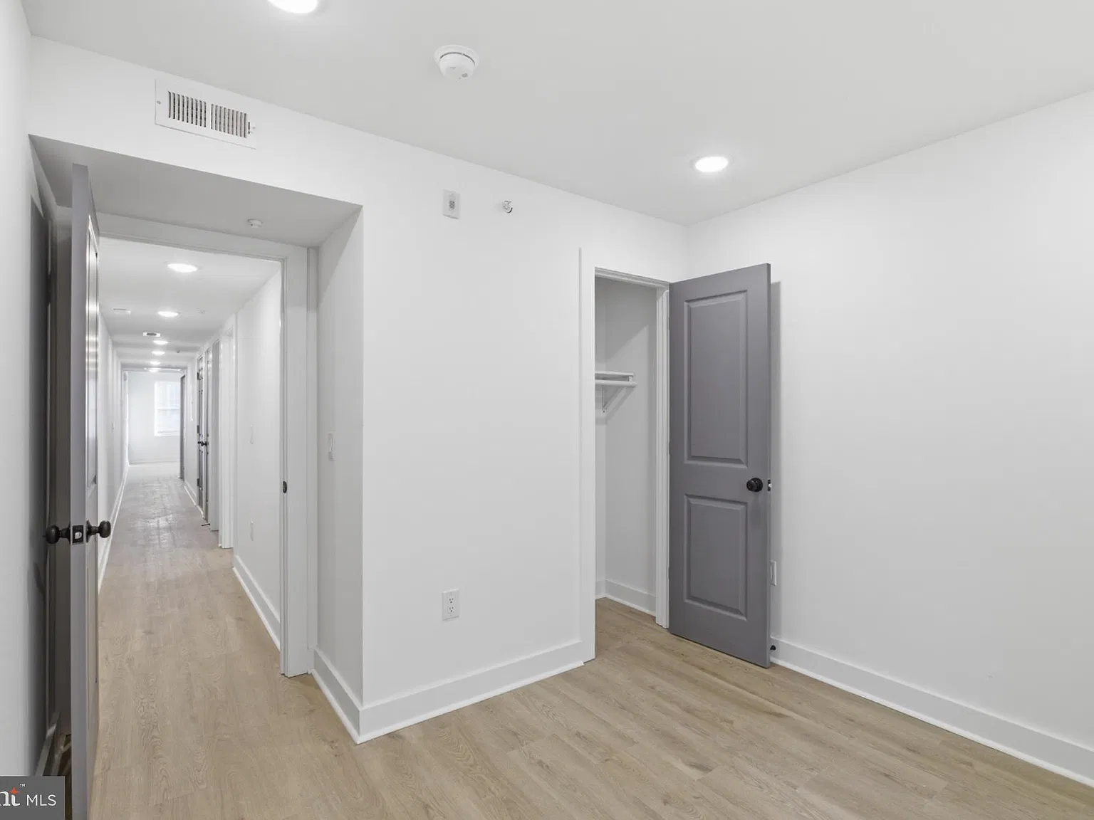 2 bed, 1.0 bath, $1,350 — Photo 3