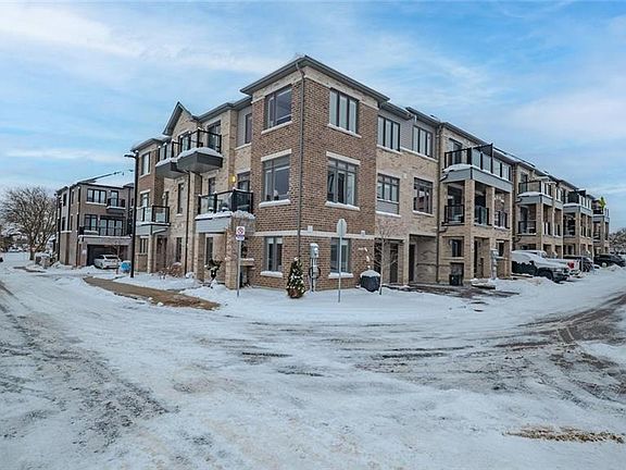 2nd image of 585 Colborne St #501