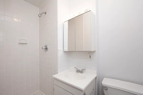 Rented by R New York | media 10