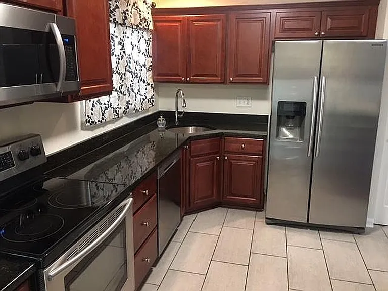 742 Reedy Cir — Photo 3