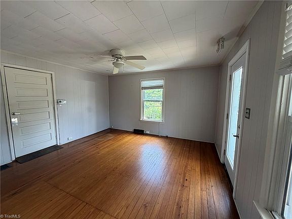 4th image of 308 Upton St