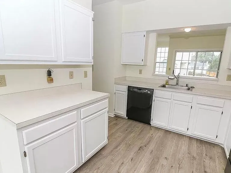 2305 Montauk Dr — Photo 9
