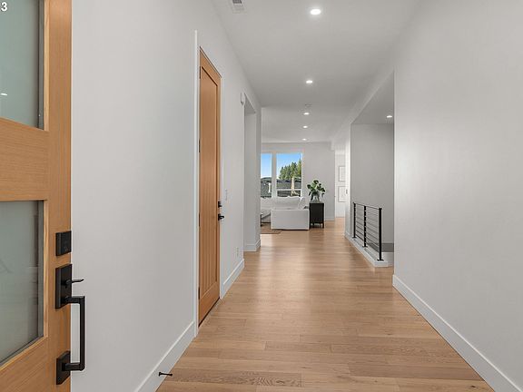 3rd image of 5906 NE 128th Cir