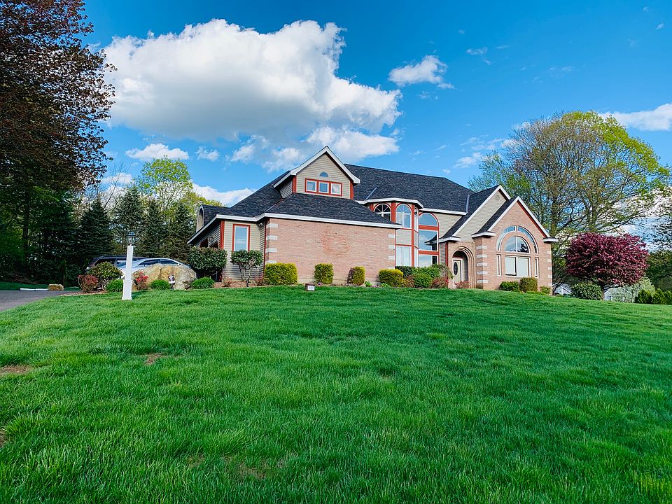 2nd image of 97 Idlewood Rd