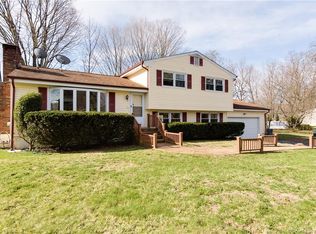 113 Campbell Rd, Trumbull, CT 06611