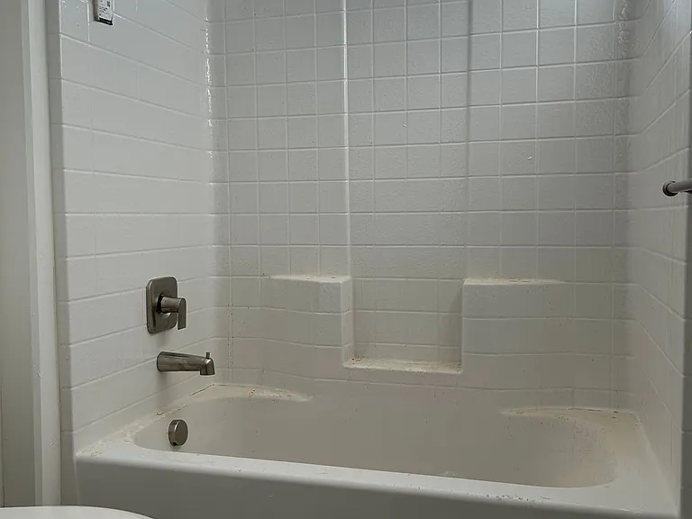 325 W Avenue F — Photo 6