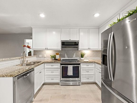 4th image of 7630 Lady St