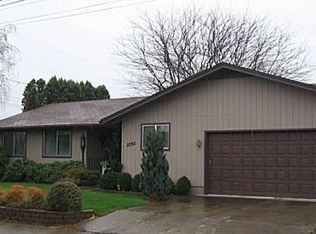 2292 Delta Waters Rd, Medford, OR 97504