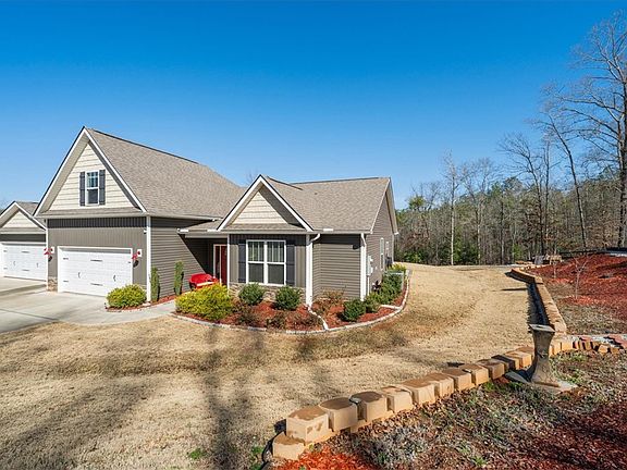 2nd image of 104 Inlet Pointe Dr