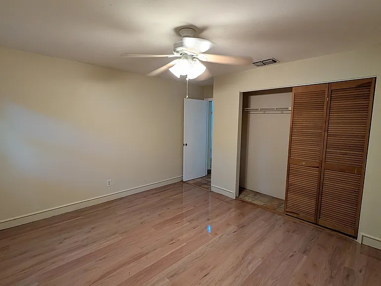 1048 Suwanee St — Photo 11