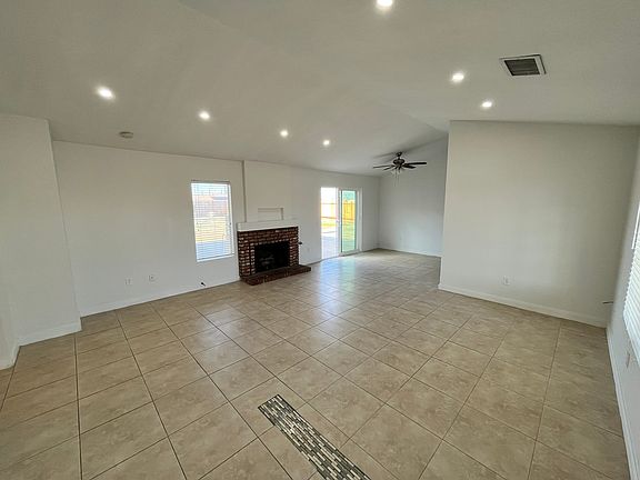 5th image of 12968 Lantern Ln