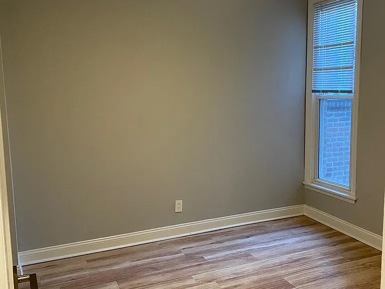 400-418 W Walnut Ln #4-406 — Photo 7