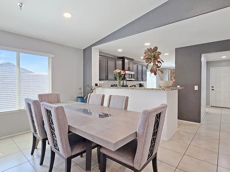 3913 S 185th Ln — Photo 14