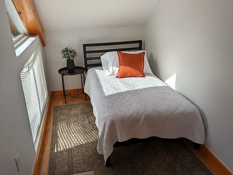 8910 Franklin Ave — Photo 14