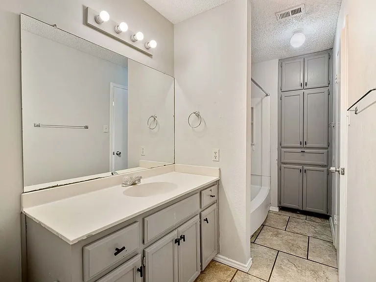 3904 Hudson Bend Rd #A — Photo 15
