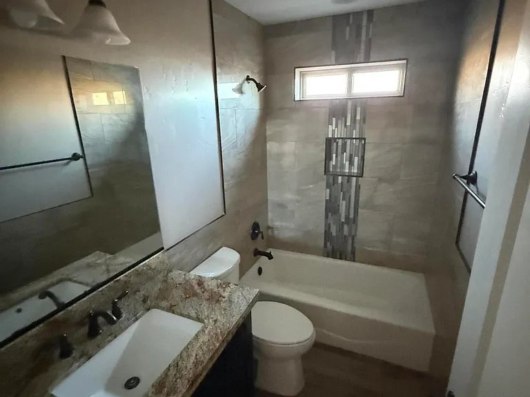 2425 Cloverlawn Dr #101 — Photo 30