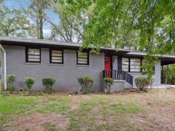 1082 Holly Cirlce Cir, Forest Park, GA 30297