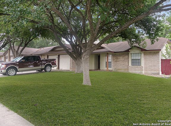 3rd image of 835 Fern Meadow Dr