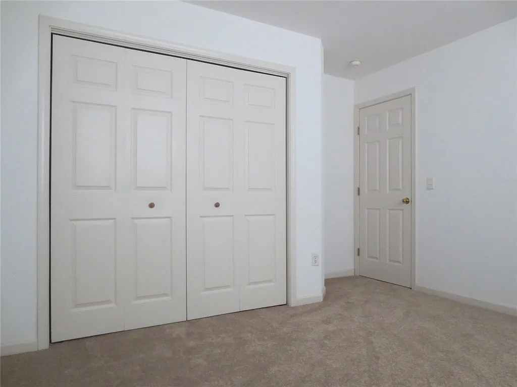3 bed, 2.5 bath, 1800 sqft, $2,995 — Photo 3