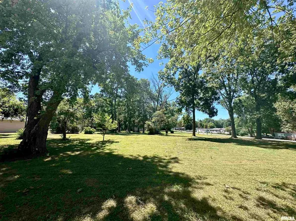 301 S Church St, Mechanicsburg, IL 62545