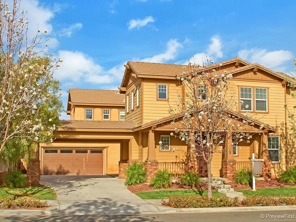 1st image of 27252 Dayton Ln
