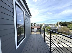 39 Rich St, Everett, MA