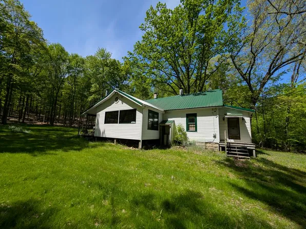 695 Fogle Farm Rd, Pleasantville, PA 16341
