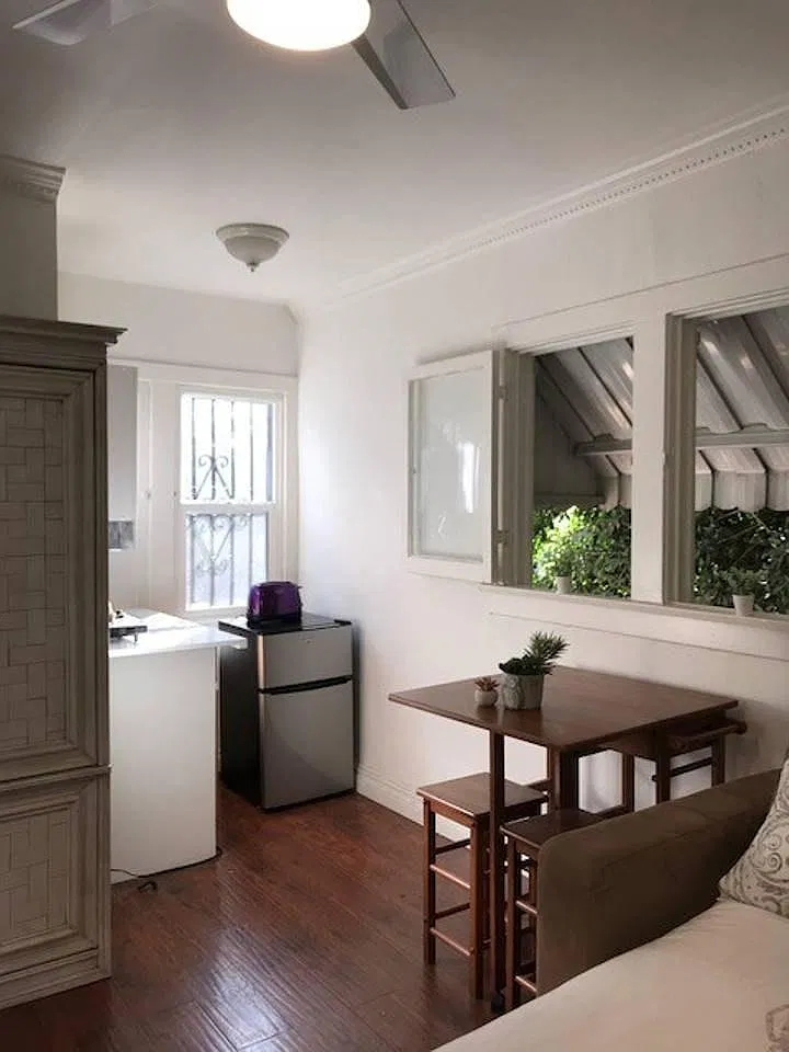 Studio, 400 sqft, $1,850 — Photo 3