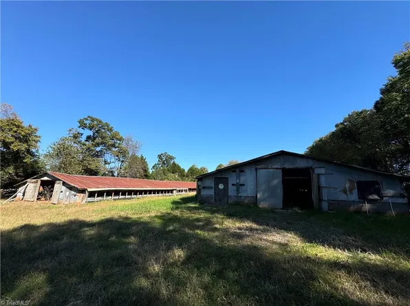 115 Rippling Water Ln, Dobson, NC 27017