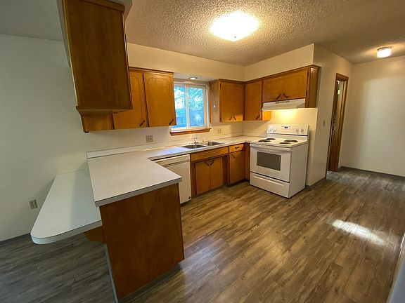 4th image of 1404 N Brook Ct