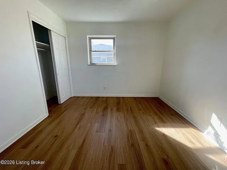 631 Parkwood Dr — Photo 6