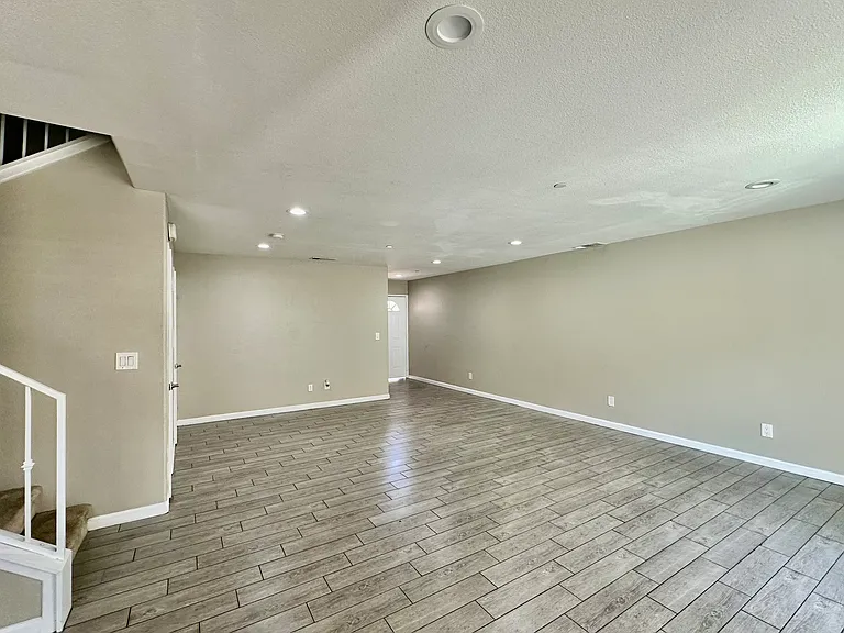 16397 Valencia Ave #1 — Photo 8