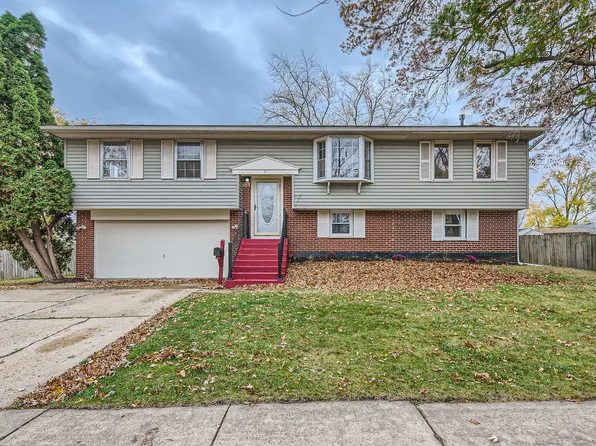 303 Audubon Rd, Streamwood, IL 60107