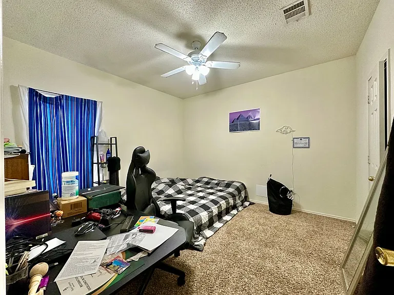 1318 James Ave — Photo 10