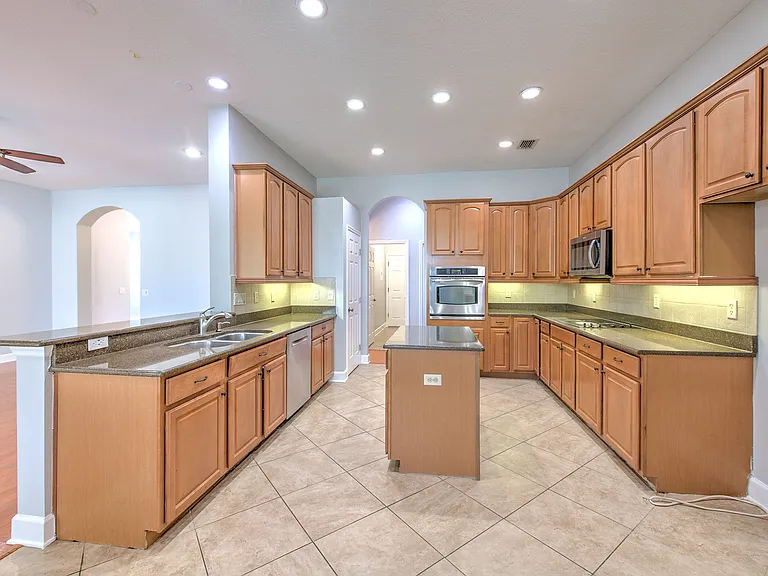 1408 Brilliant Cut Way — Photo 40
