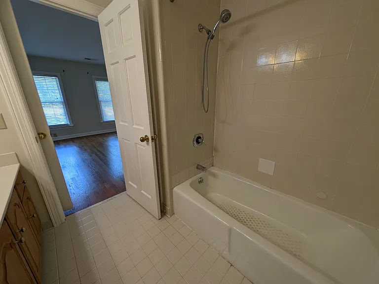 407 Clairton Ct #1 — Photo 34
