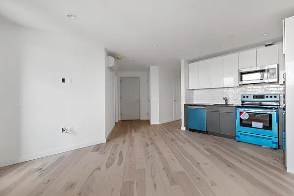 Rented by NY Space Finders Inc. | media 6