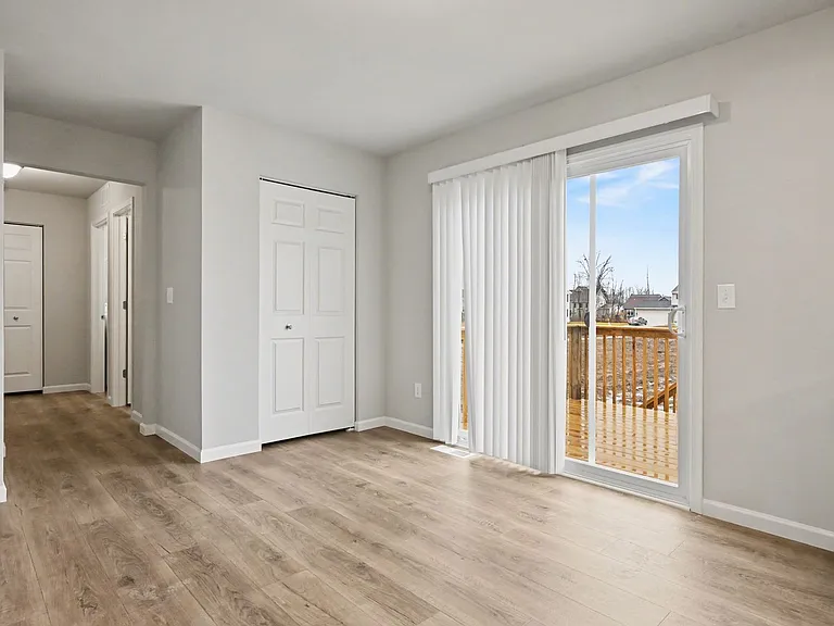 1630 Roosevelt Ct — Photo 9