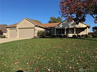 912 Golden Beech Dr, Brookville, OH 45309