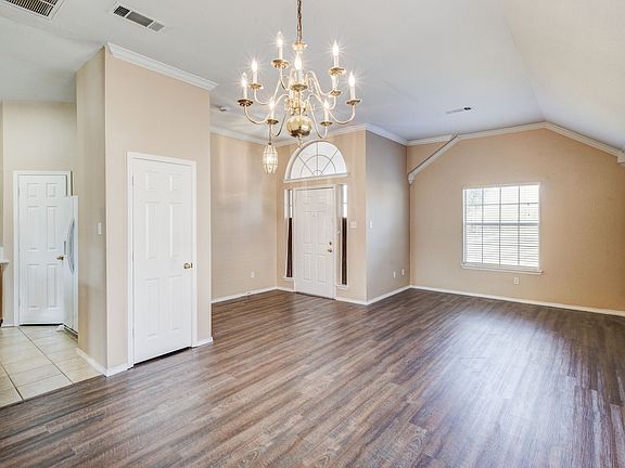 3rd image of 3844 Harrison Dr