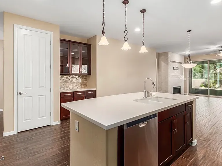 3432 E Strawberry Dr — Photo 2