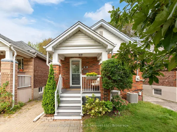 12 Newmarket Ave, Toronto, ON M4C 1V7