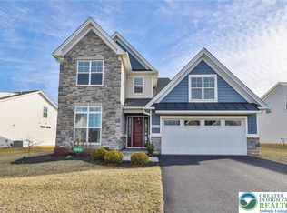 6822 Sycamore Dr E, Bath, PA 18014