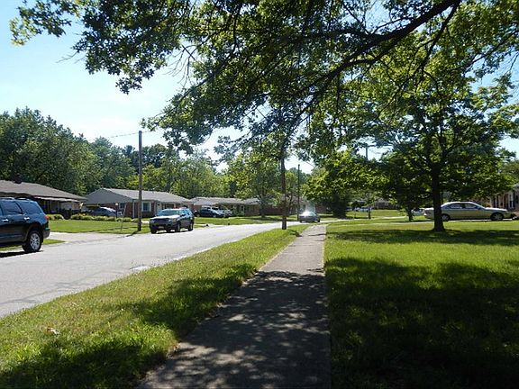 5th image of 879 N Hill Ln
