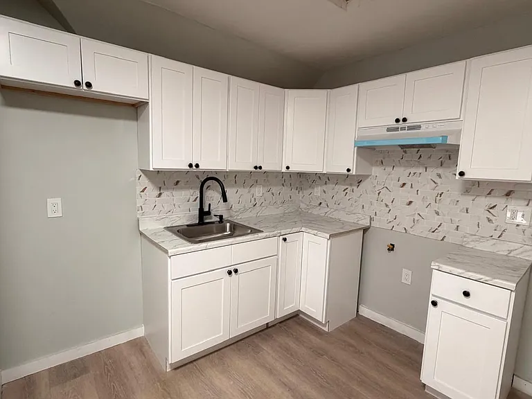 145 Starr St #3 — Photo 6