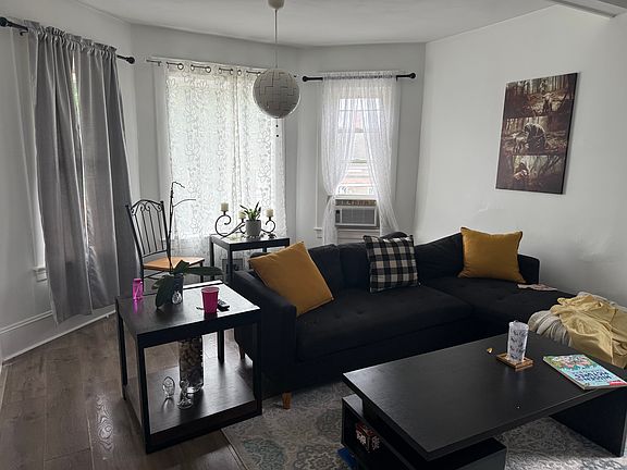 2nd image of 271 Coe St #3R