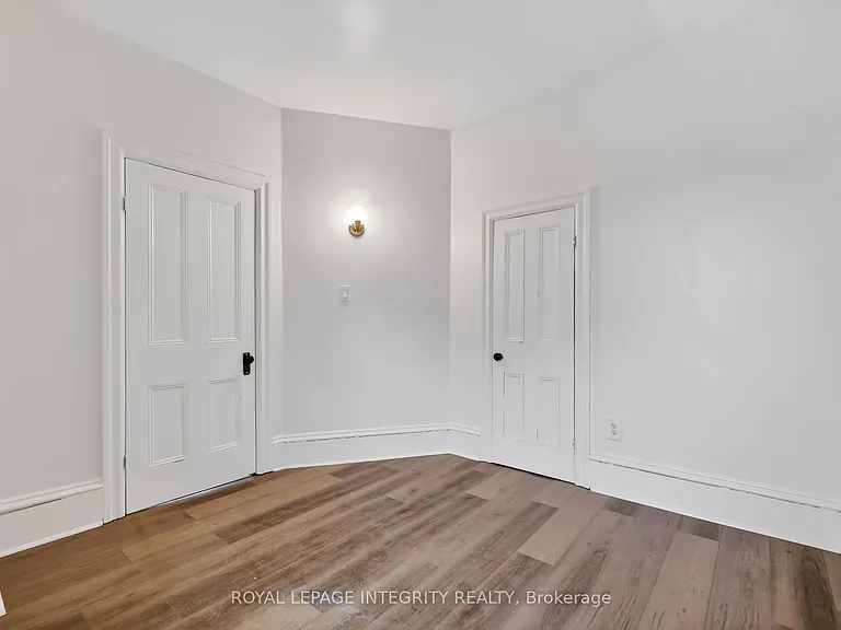 56 Grosvenor Ave — Photo 26