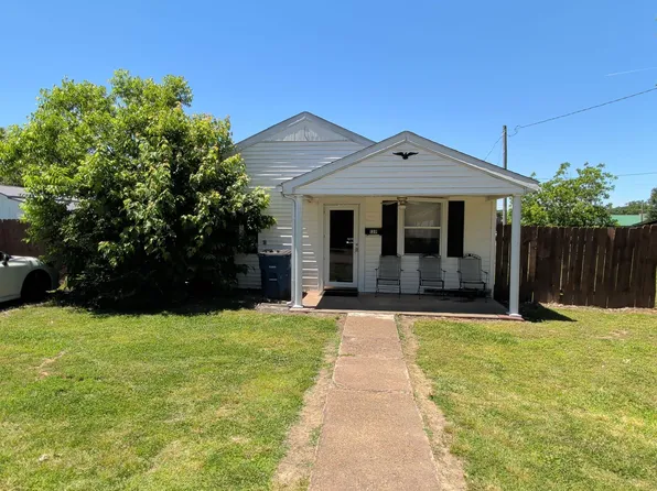 139 Meek St, Martin, TN 38237